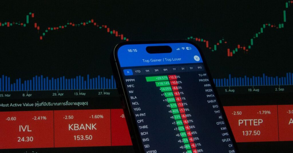 MetaTrader mobile app push notification alerting a trader when a buy sell signal fires